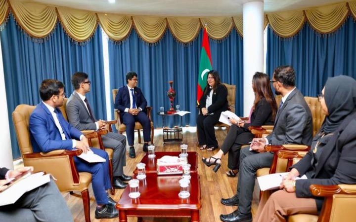 বাংলাদেশ থেকে চিকিৎসক ও থেরাপিস্ট নেবে মালদ্বীপ